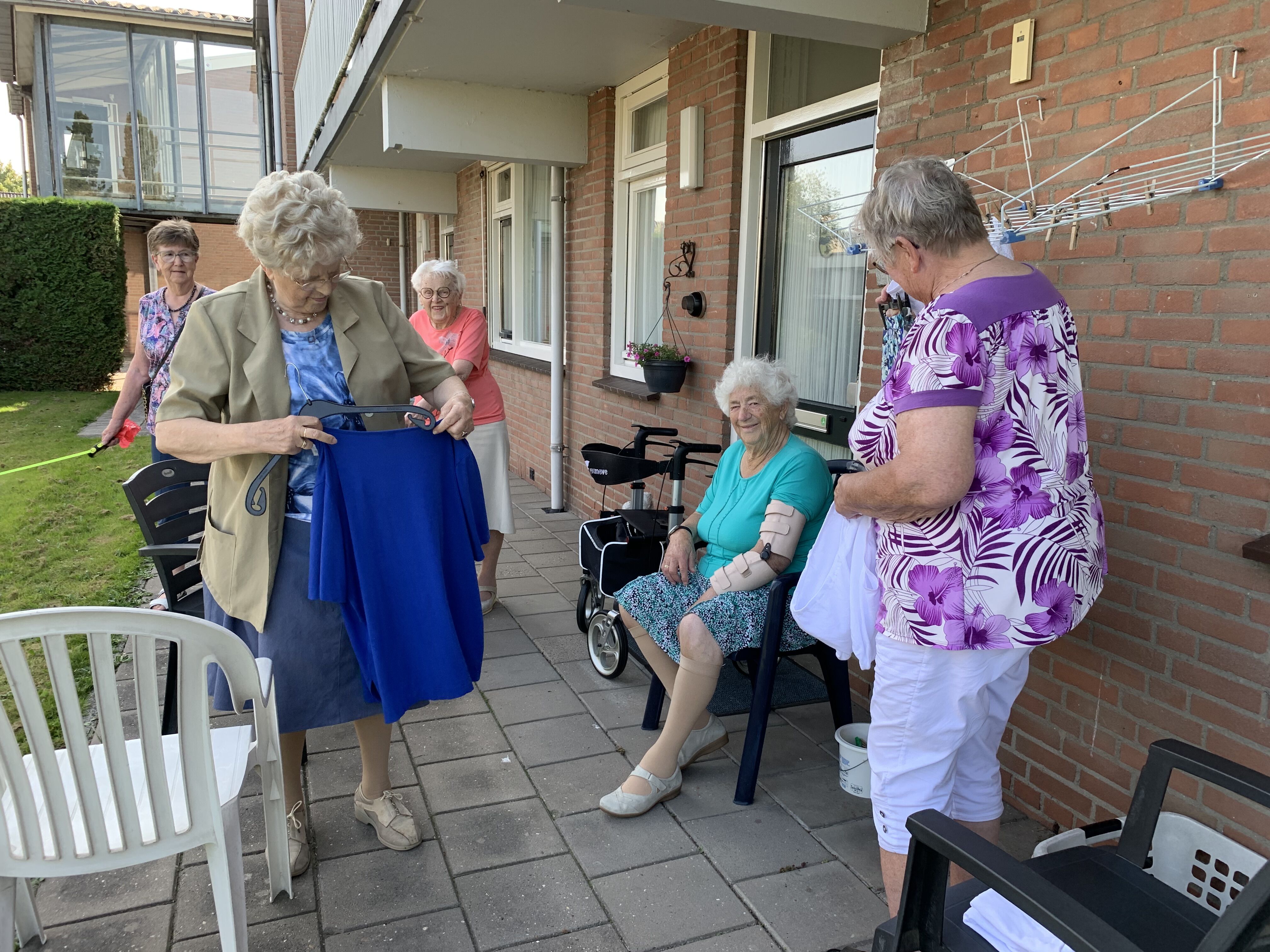 Omzien naar elkaar! 2